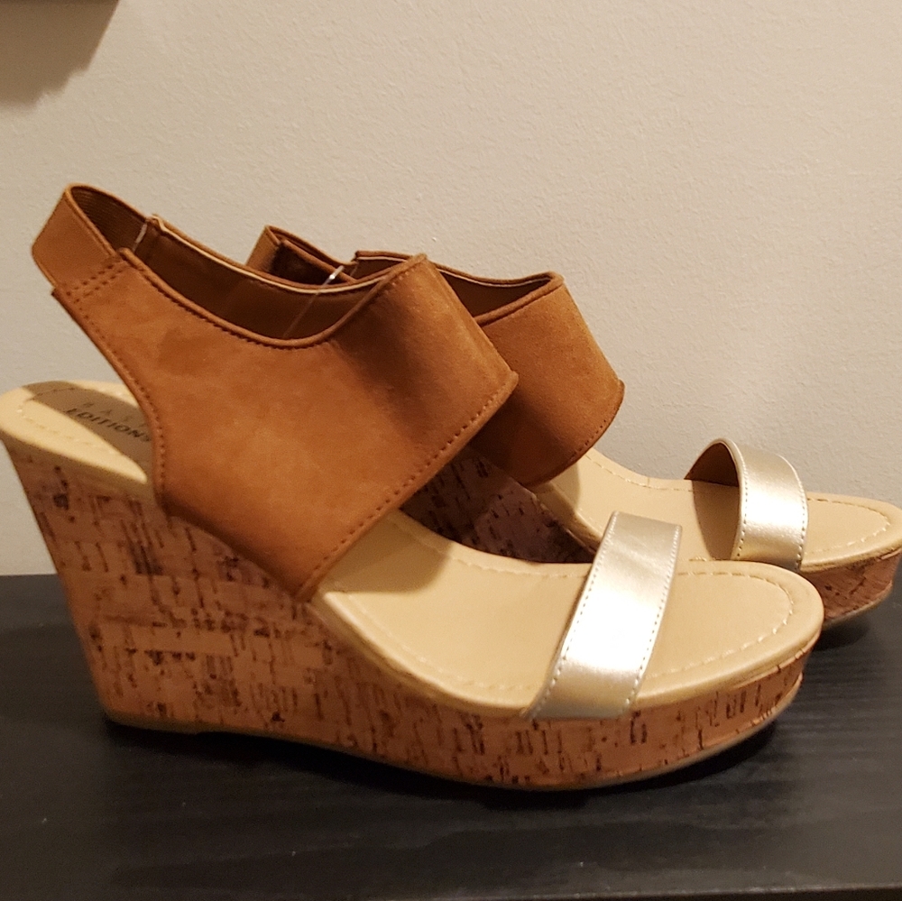 Basic Editions wedge platform sandles